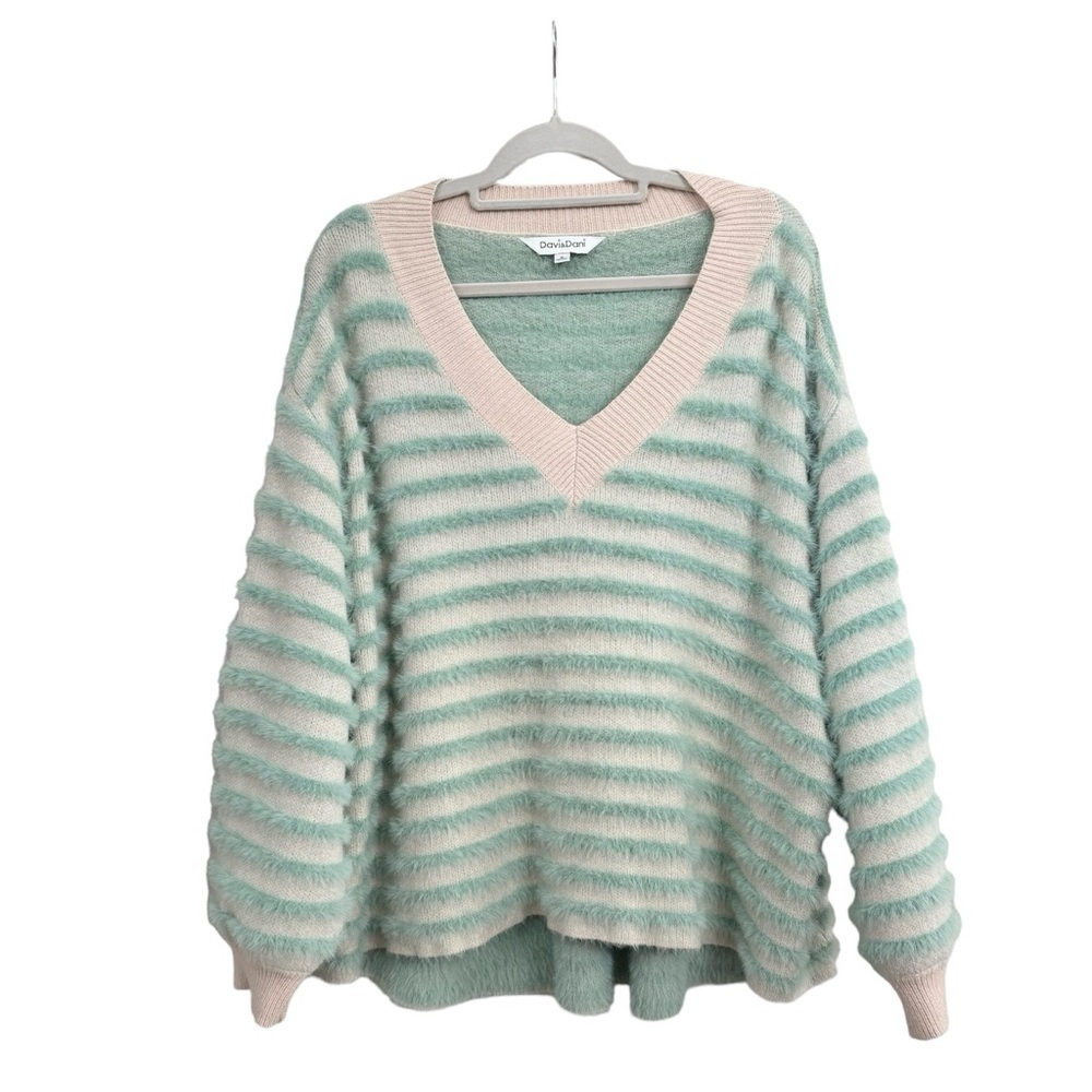 Davi & Dani Striped V-neck Sweater Cream Mint Fuzzy size Medium Soft Pullover